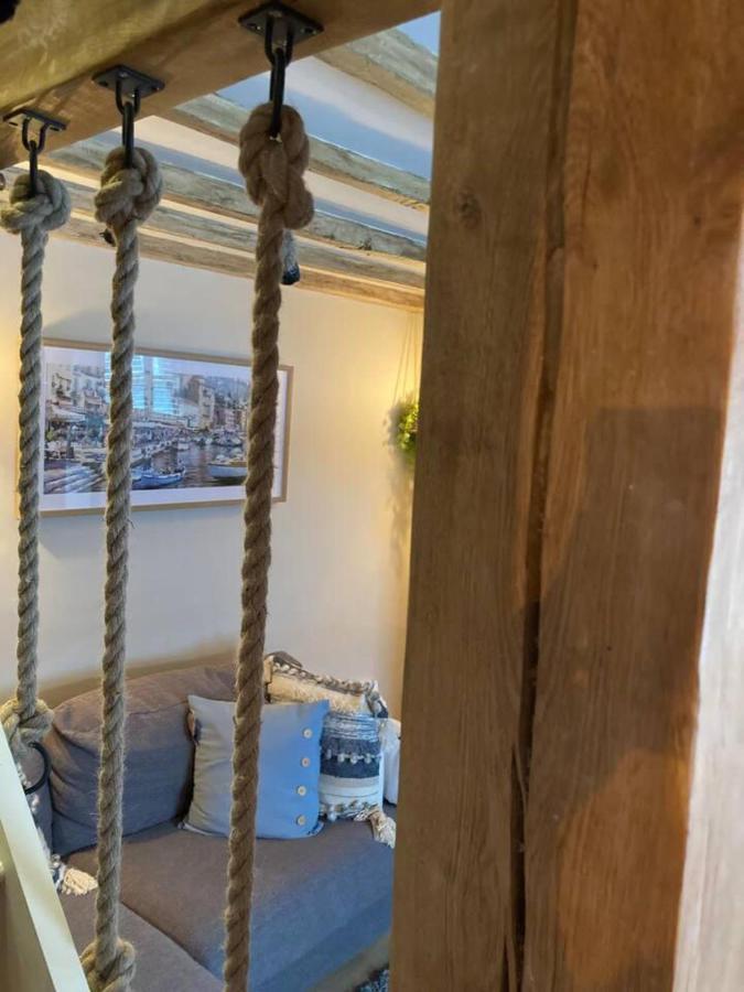 Stunning Quirky 2-Bed Cottage In New Brighton Wallasey Extérieur photo